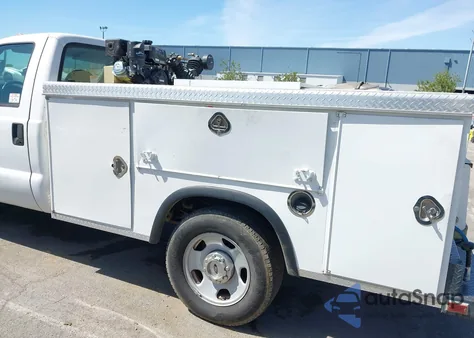 2007 Ford F-350 Chassis Xl/Xlt from USA, damaged, VIN 1FDSF34527EB35312